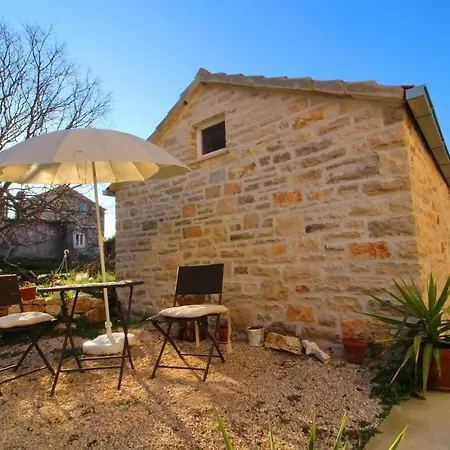 Stone House Harmony - One Bedroom Holiday With Patio And Garden View * Zrnovo