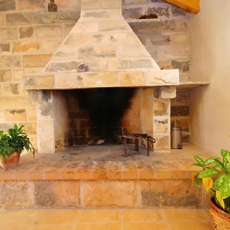 Stone House Harmony - One Bedroom Holiday With Patio And Garden View 아파트