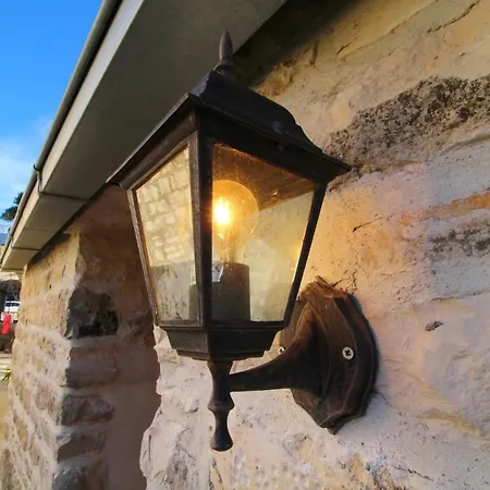 Stone House Harmony - One Bedroom Holiday With Patio And Garden View Zrnovo