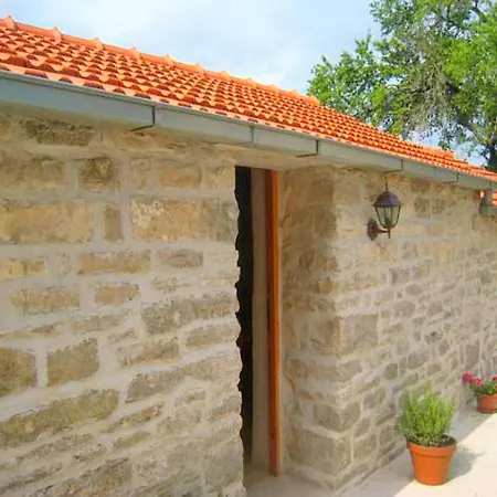 Stone House Harmony - One Bedroom Holiday With Patio And Garden View דירה Zrnovo